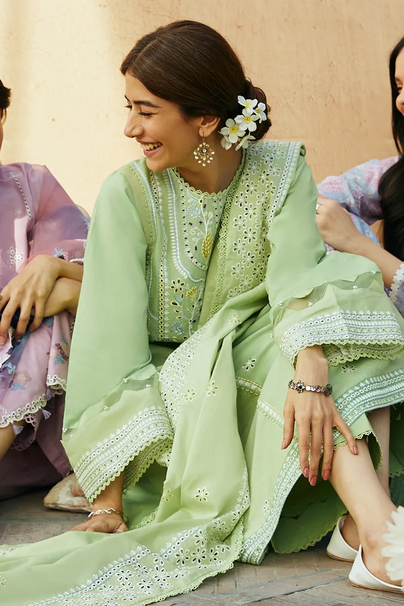 Cross Stitch Premium Lawn 2024 – GARDEN GRACE-3 PIECE LAWN EMBROIDERED SUIT